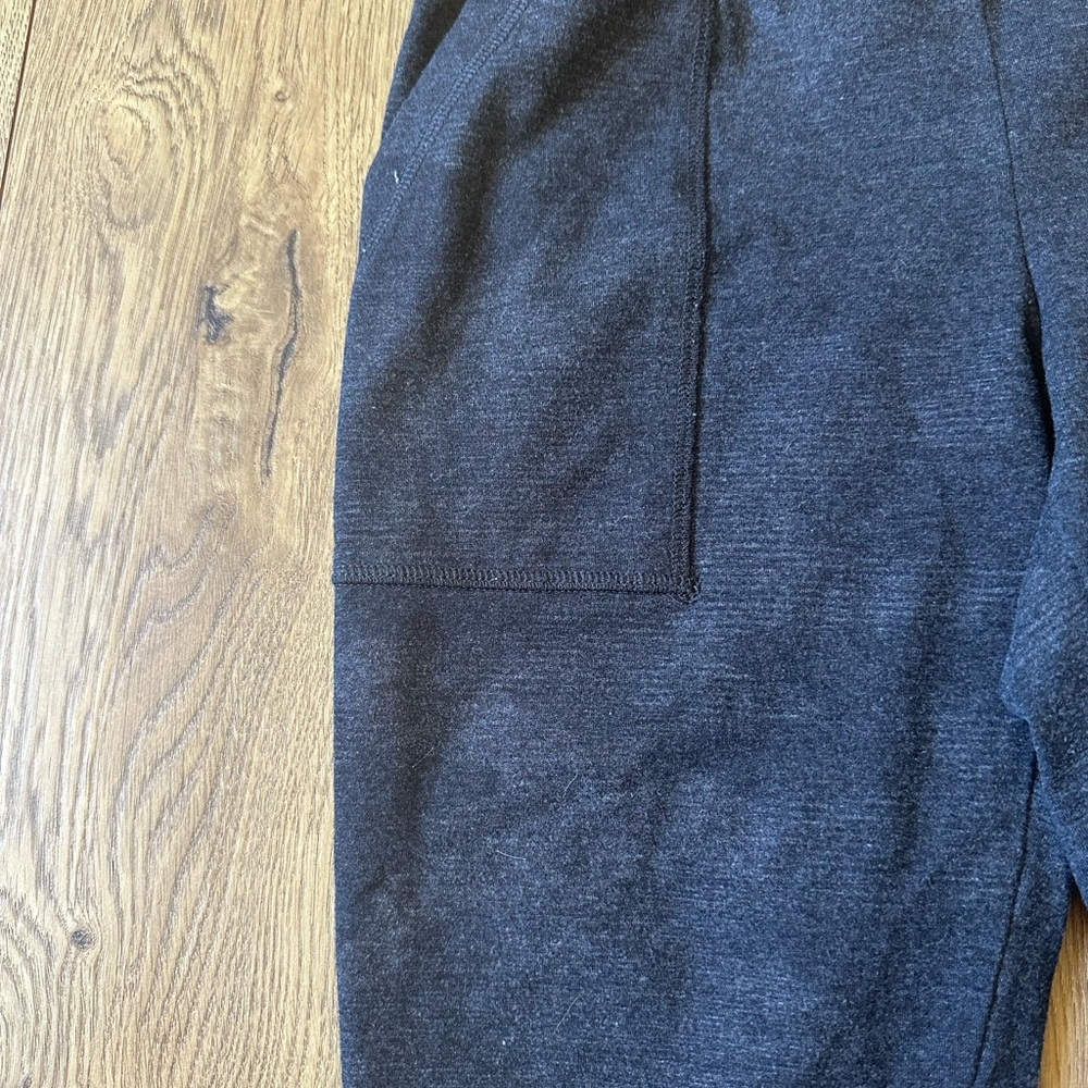 AERIE leggings, cotton material, size medium, like new